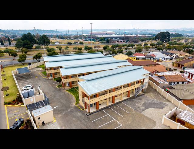 4,100M² BUSINESS FOR SALE IN ORMONDE